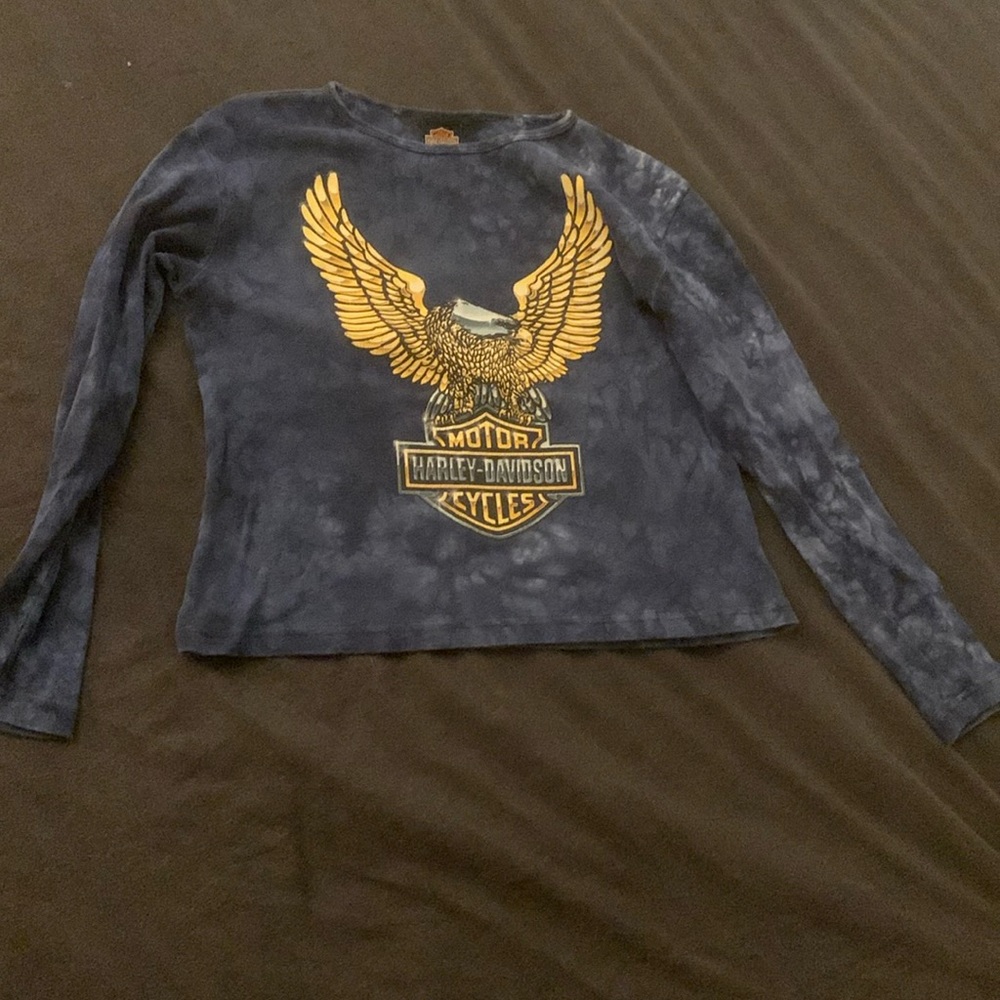 Women’s medium Harley Davidson long sleeve cropped fit shirt